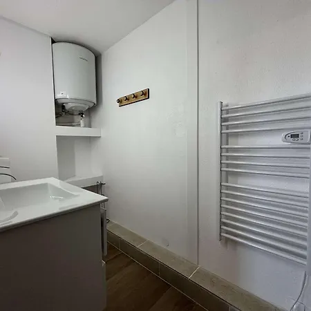 Tranquille Avec Piscine A - Fr-1-226b-252